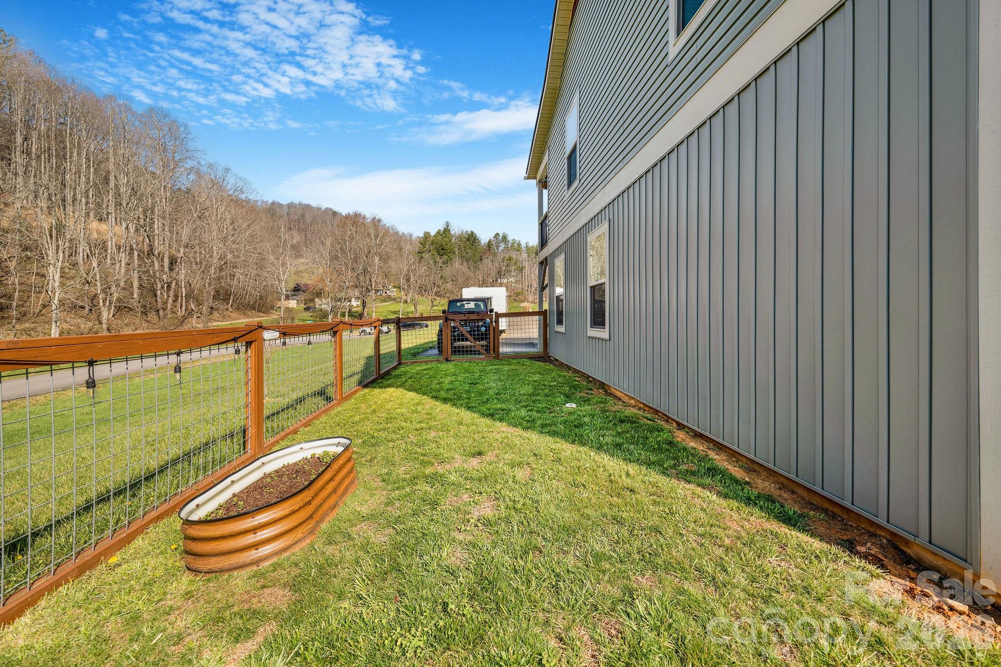 38 Sunrise Drive Mars Hill NC 28754