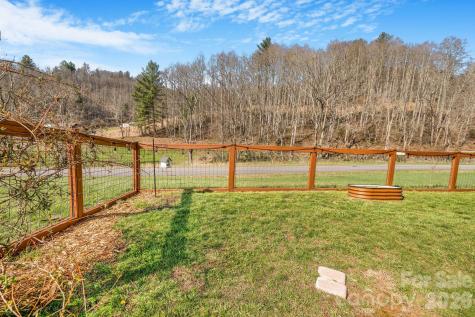38 Sunrise Drive Mars Hill NC 28754