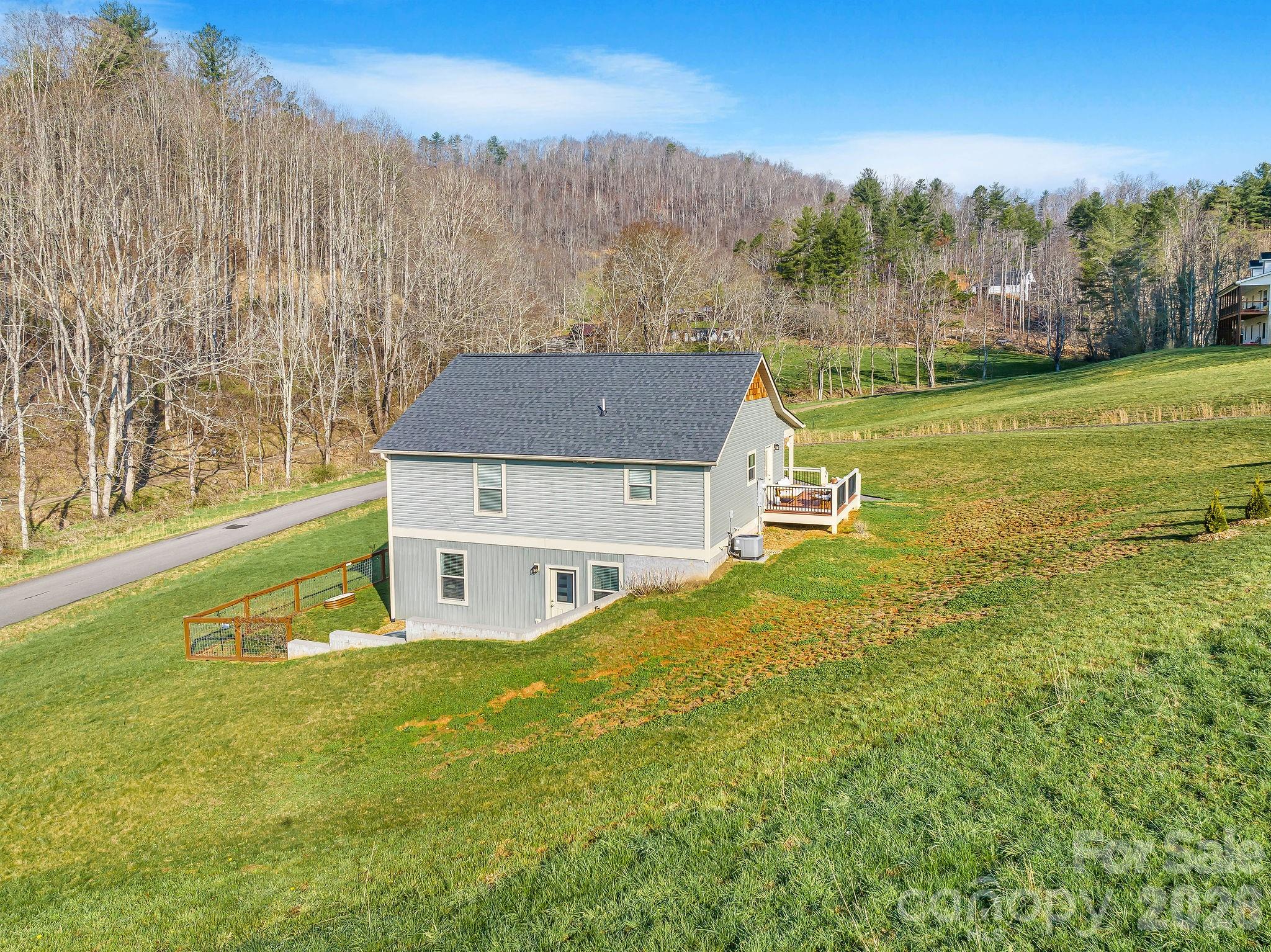 38 Sunrise Drive Mars Hill NC 28754