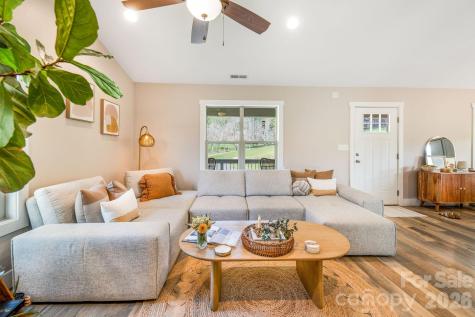 38 Sunrise Drive Mars Hill NC 28754