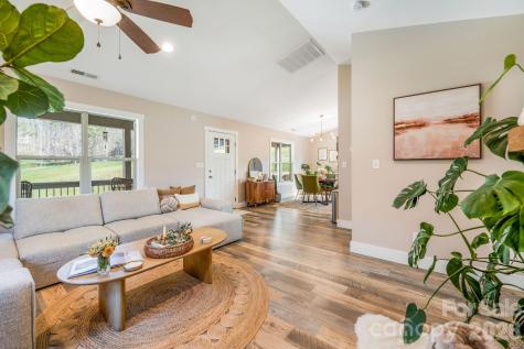 38 Sunrise Drive Mars Hill NC 28754