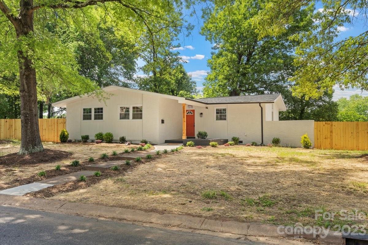 3715 Castlerock Drive Charlotte NC 28215