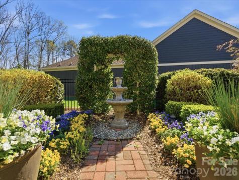 1180 Avalon Place Matthews NC 28104