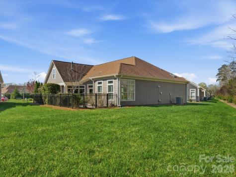 1180 Avalon Place Matthews NC 28104