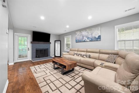 2006 Killarney Place Charlotte NC 28262