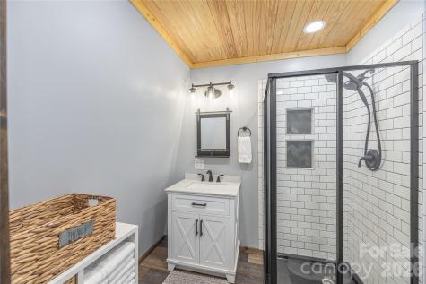 477 Locust Drive Maggie Valley NC 28751