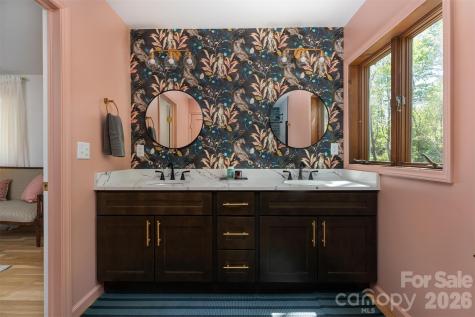 233 Bryant Ridge Drive Swannanoa NC 28778
