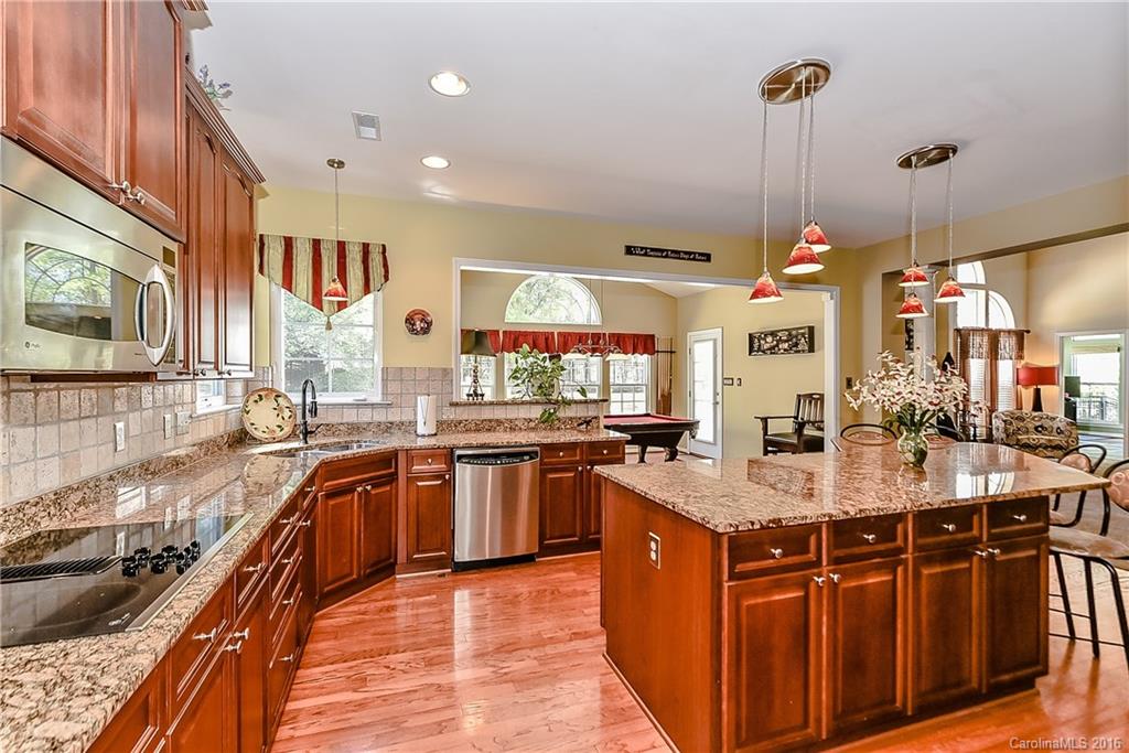 1001 Yarrow Street Matthews NC 28104