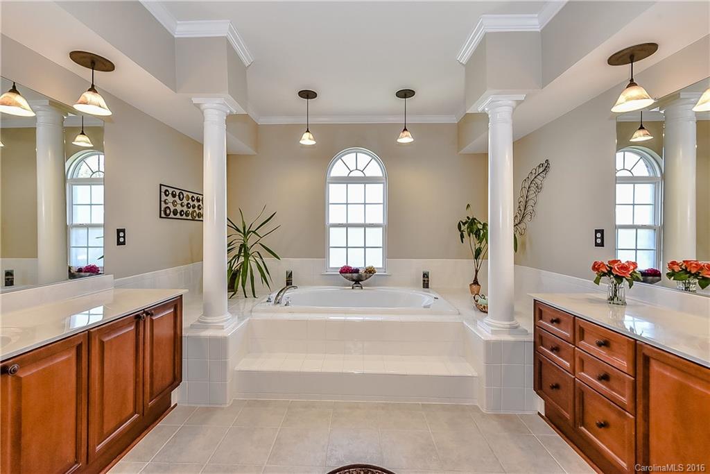 1001 Yarrow Street Matthews NC 28104