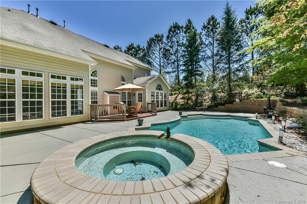 1001 Yarrow Street Matthews NC 28104