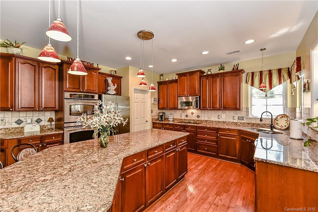 1001 Yarrow Street Matthews NC 28104