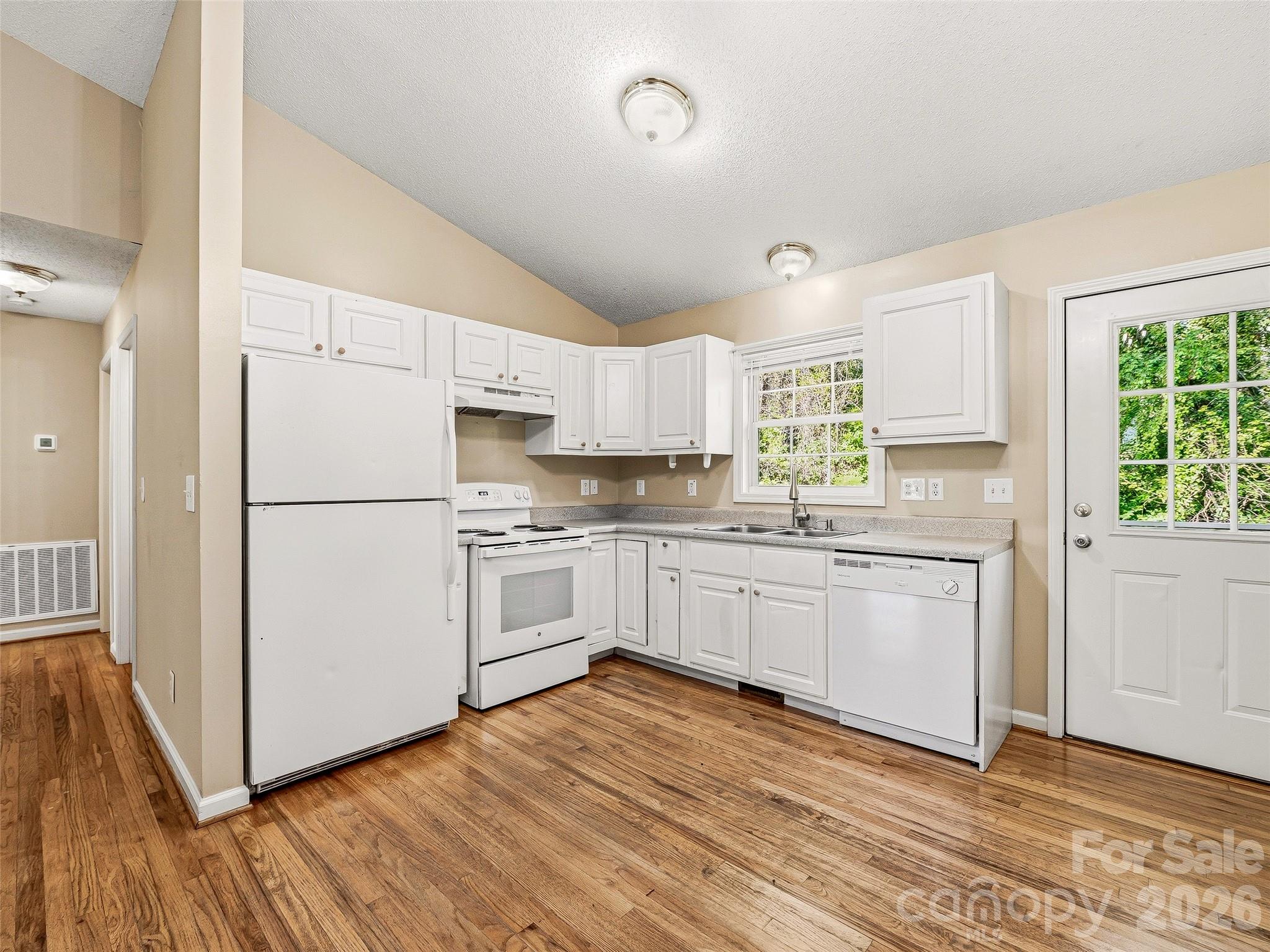 10 Lakewood Drive Asheville NC 28803