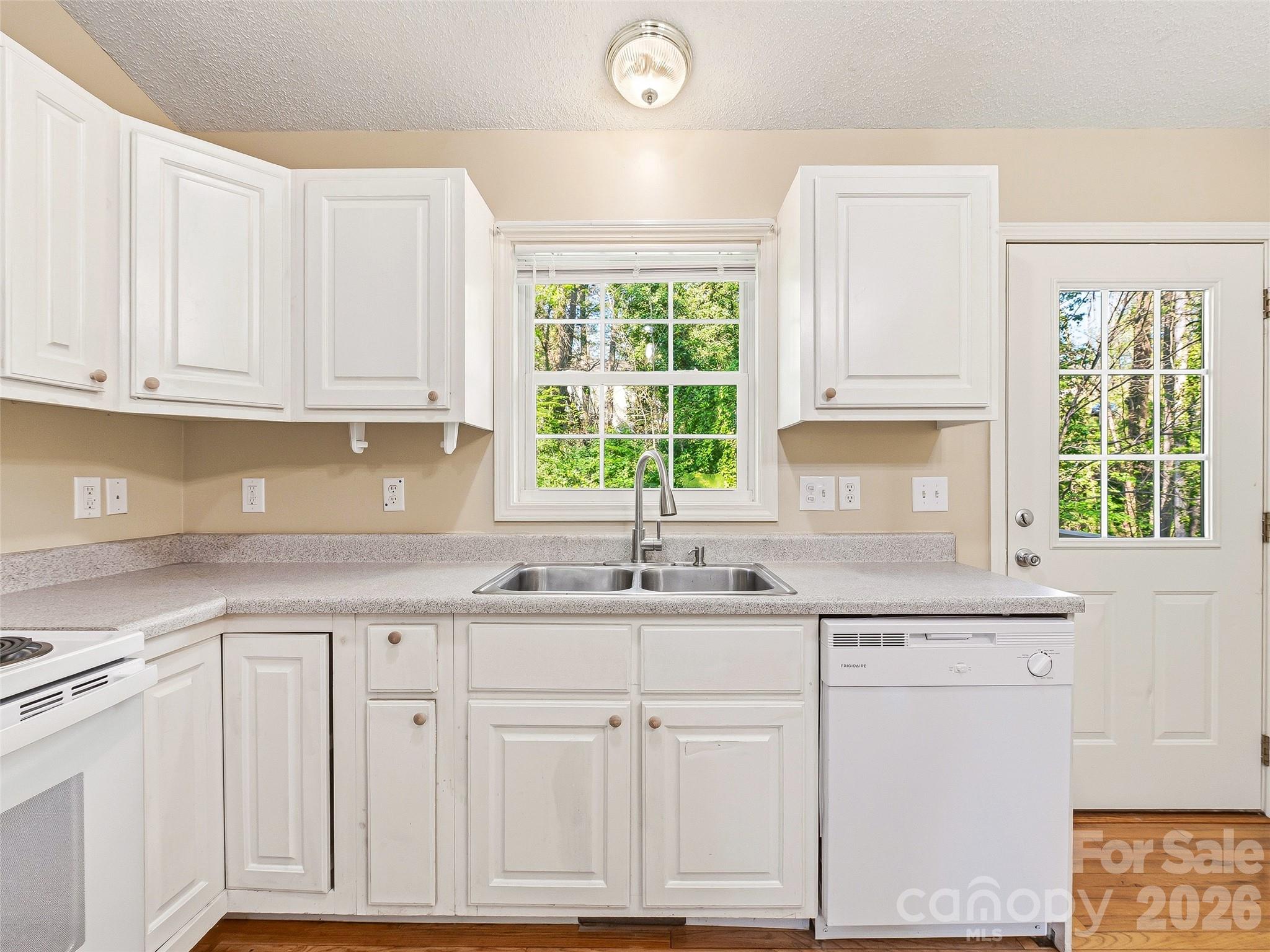 10 Lakewood Drive Asheville NC 28803