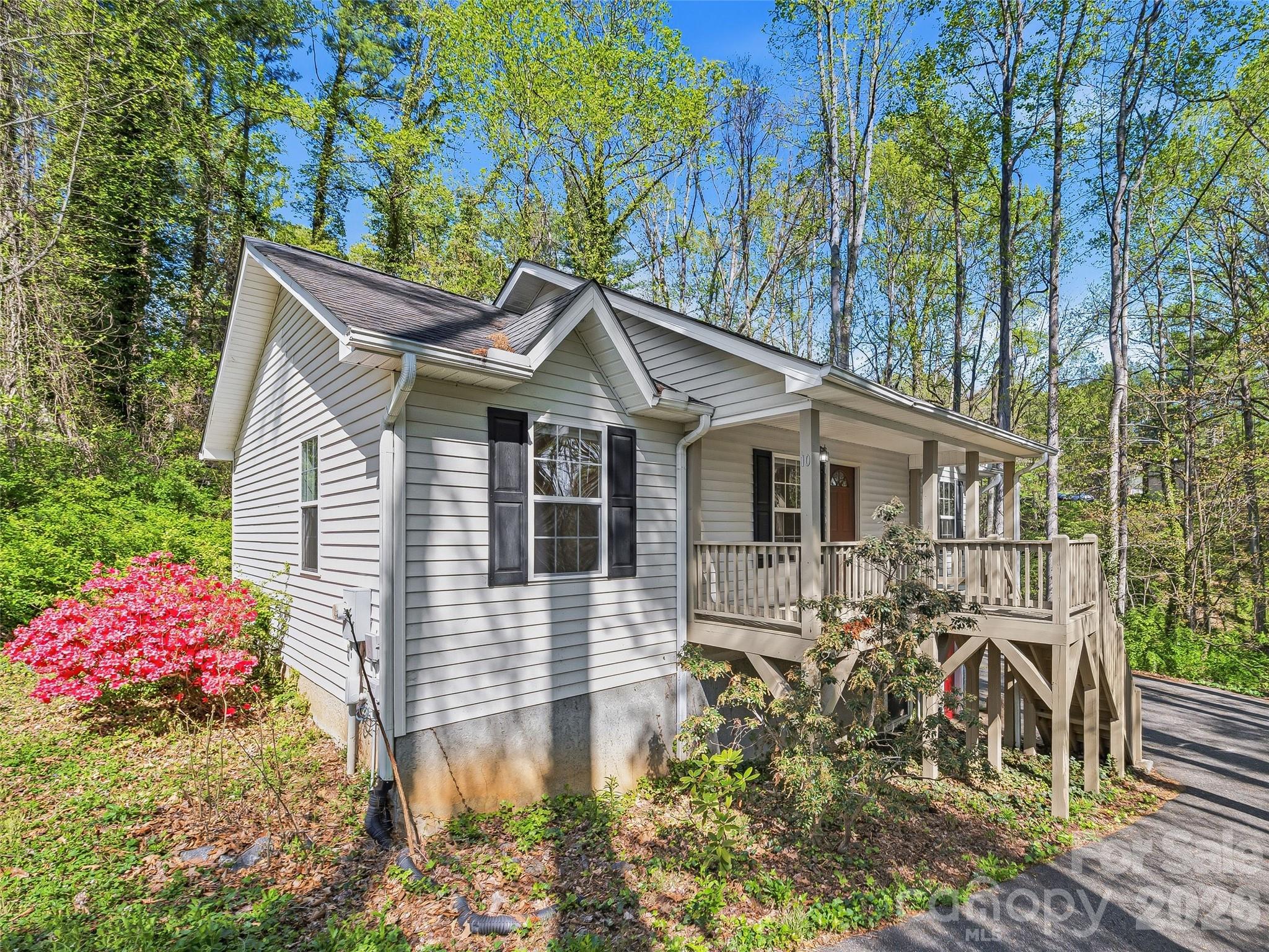 10 Lakewood Drive Asheville NC 28803