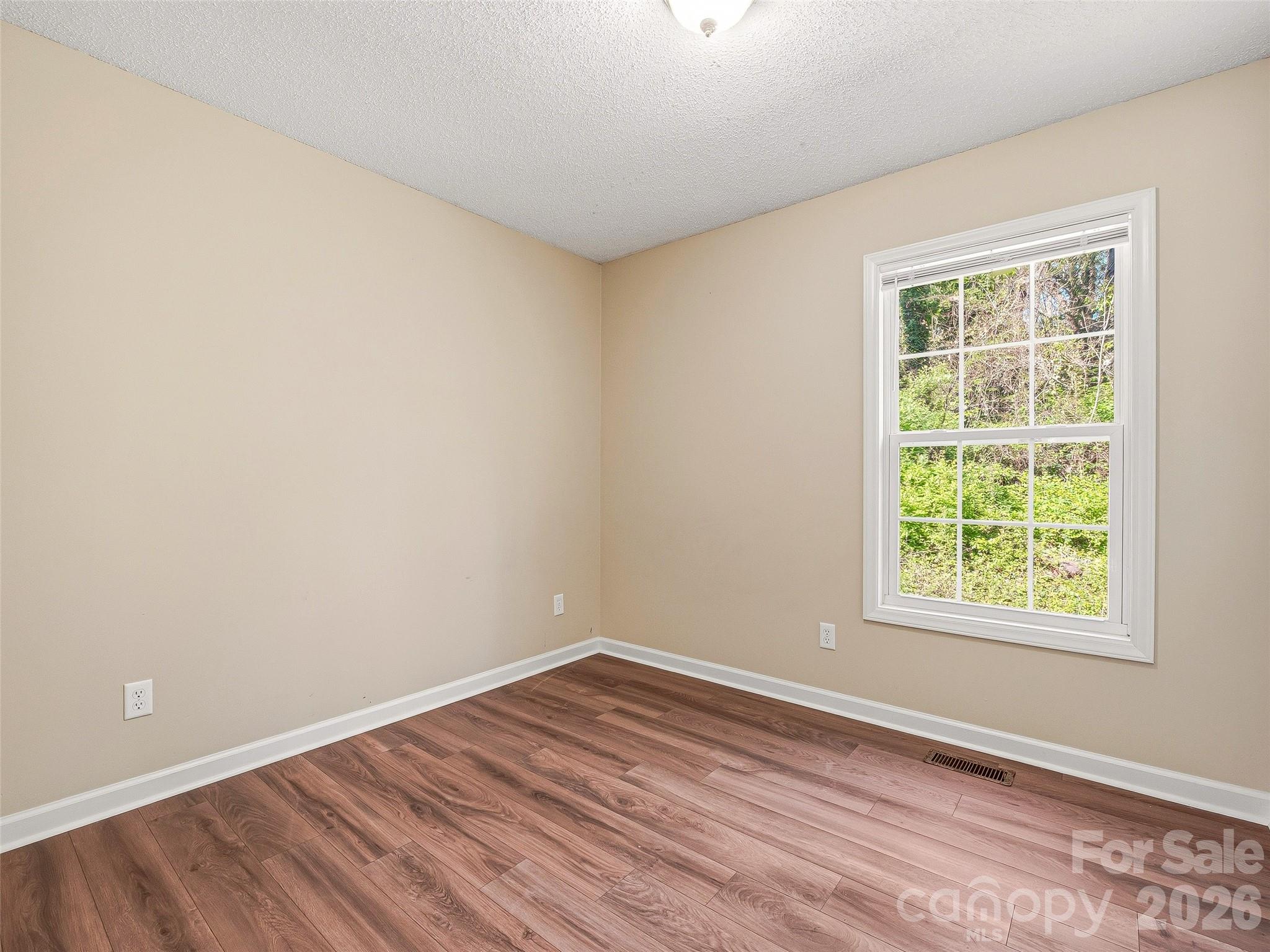 10 Lakewood Drive Asheville NC 28803