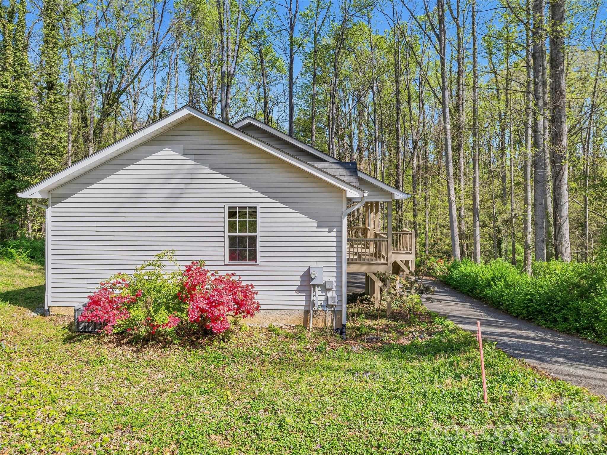 10 Lakewood Drive Asheville NC 28803