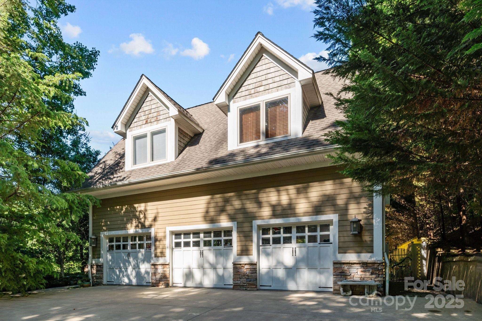 11 Hearthstone Drive Asheville NC 28803