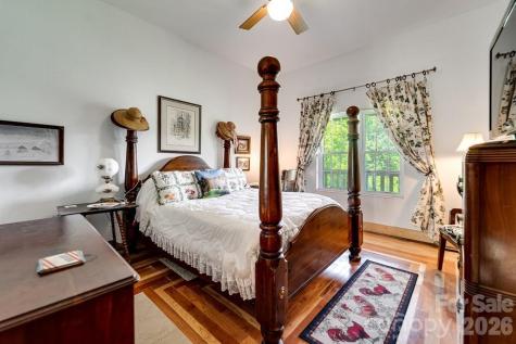 54 Barnwood Way Whittier NC 28789