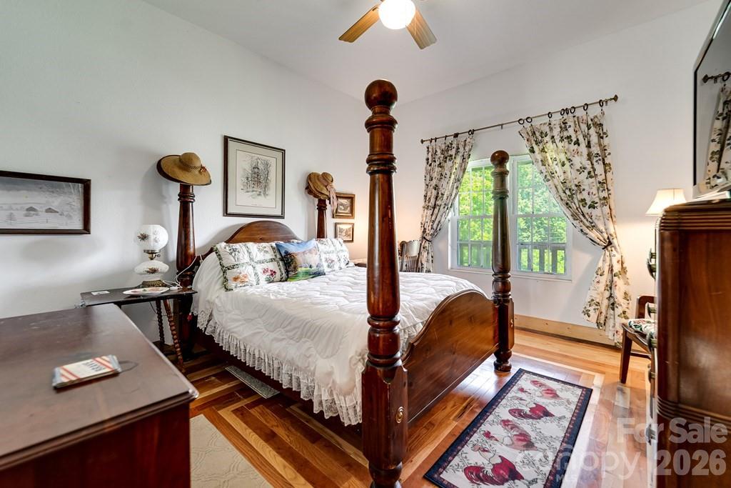 54 Barnwood Way Whittier NC 28789
