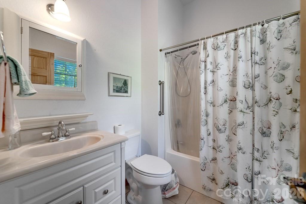 54 Barnwood Way Whittier NC 28789