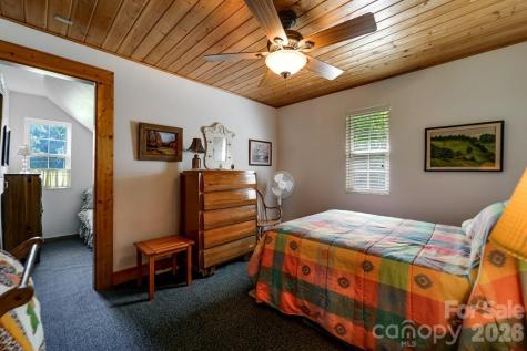 54 Barnwood Way Whittier NC 28789