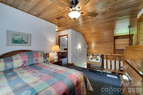 54 Barnwood Way Whittier NC 28789