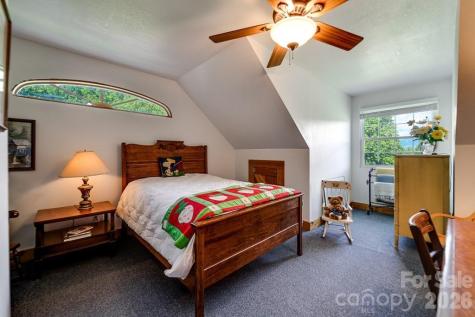 54 Barnwood Way Whittier NC 28789