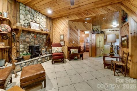 54 Barnwood Way Whittier NC 28789