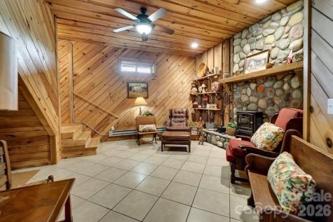 54 Barnwood Way Whittier NC 28789