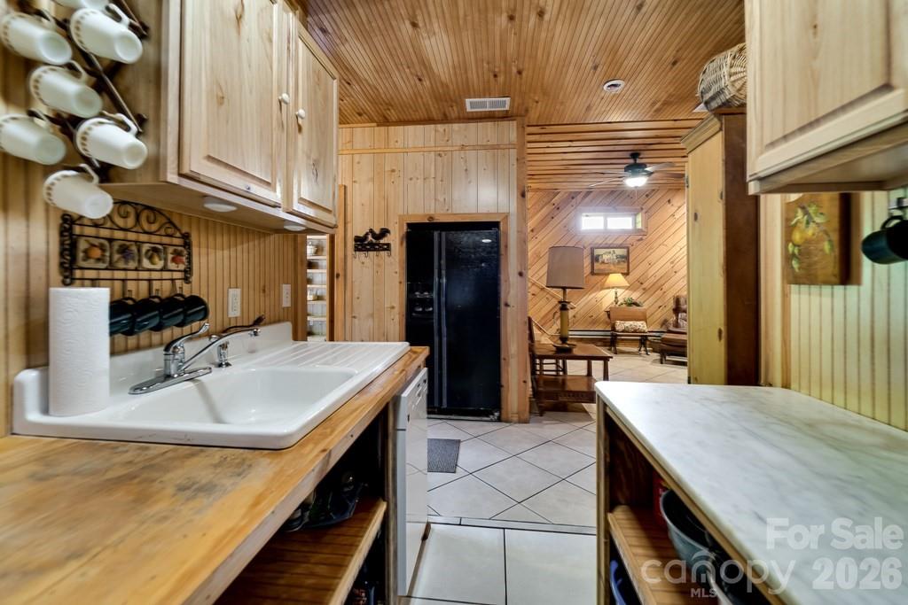 54 Barnwood Way Whittier NC 28789