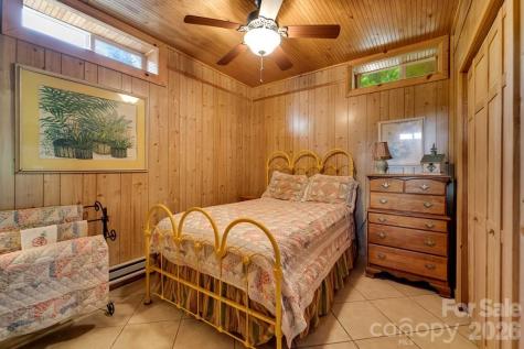 54 Barnwood Way Whittier NC 28789