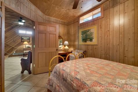 54 Barnwood Way Whittier NC 28789