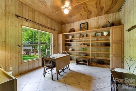 54 Barnwood Way Whittier NC 28789