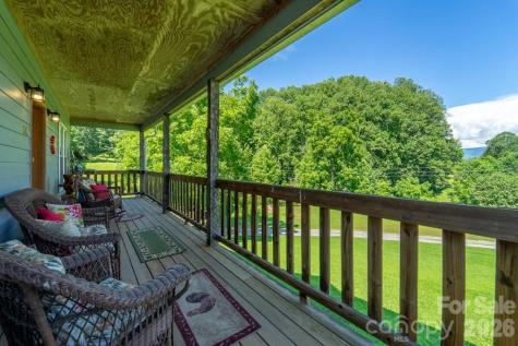 54 Barnwood Way Whittier NC 28789
