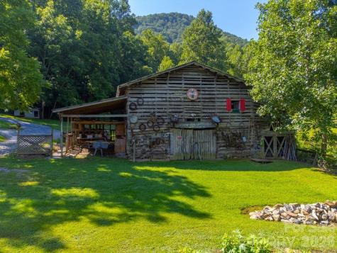 54 Barnwood Way Whittier NC 28789