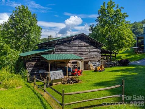 54 Barnwood Way Whittier NC 28789