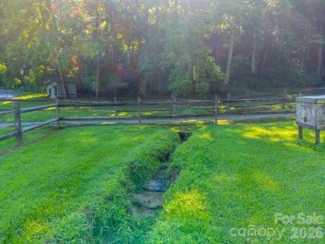 54 Barnwood Way Whittier NC 28789