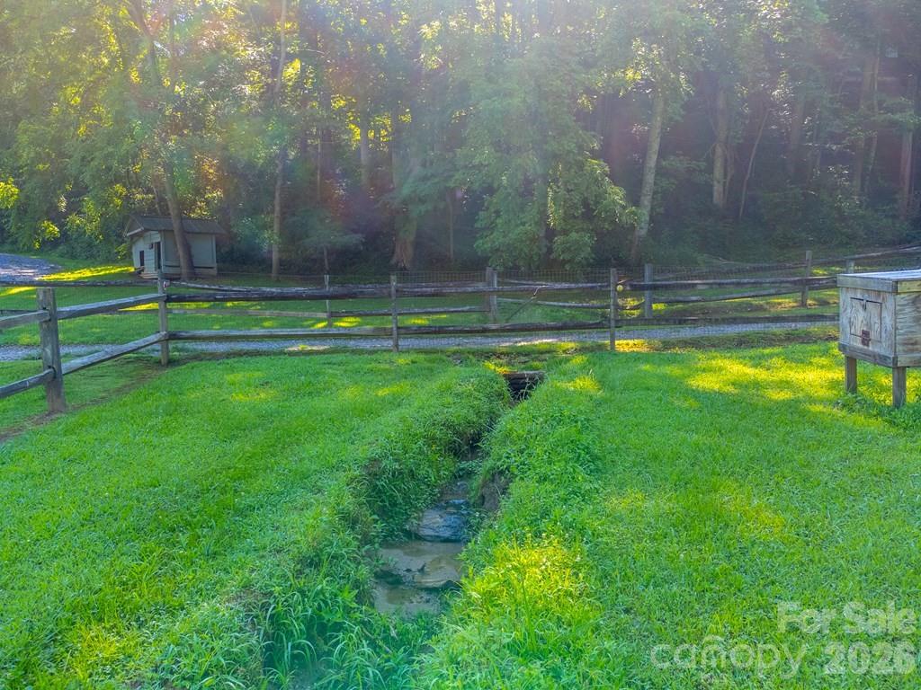 54 Barnwood Way Whittier NC 28789