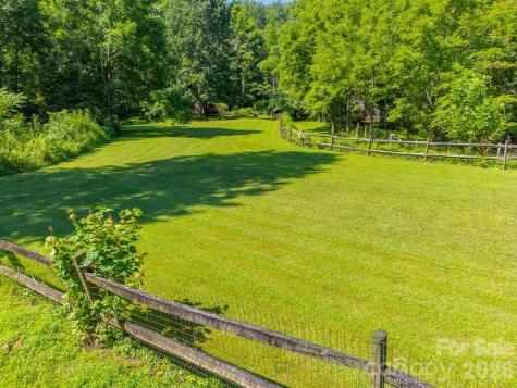 54 Barnwood Way Whittier NC 28789