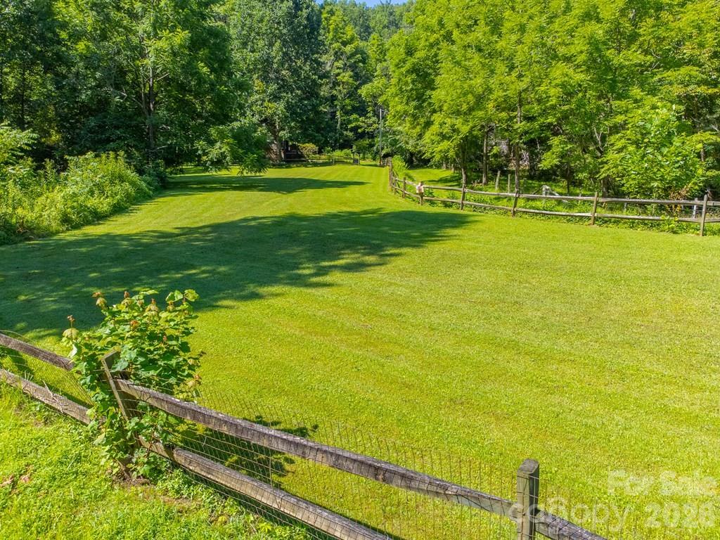 54 Barnwood Way Whittier NC 28789