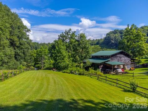 54 Barnwood Way Whittier NC 28789