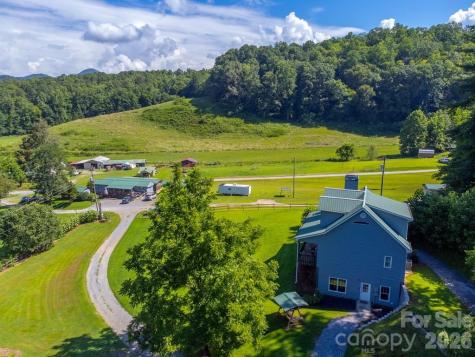 54 Barnwood Way Whittier NC 28789
