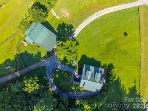 54 Barnwood Way Whittier NC 28789