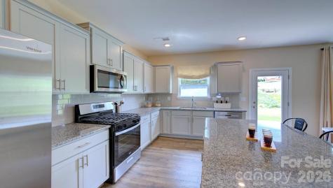33 Ridgehaven Way Waynesville NC 28786