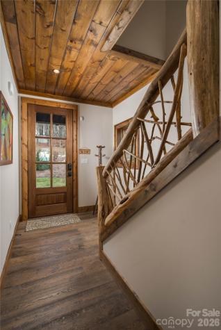 72 Golden Eagle Trail Banner Elk NC 28622