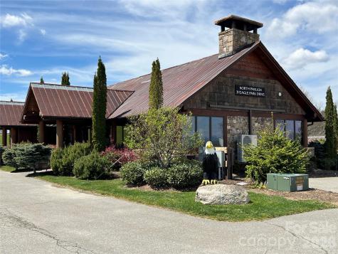 72 Golden Eagle Trail Banner Elk NC 28622