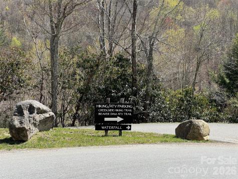 72 Golden Eagle Trail Banner Elk NC 28622