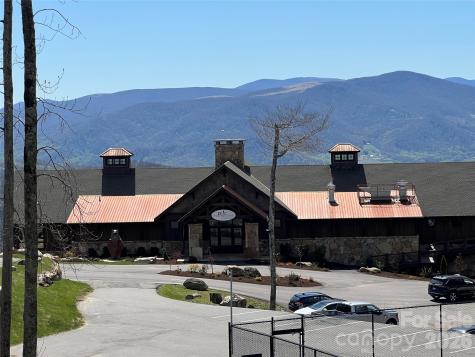 72 Golden Eagle Trail Banner Elk NC 28622
