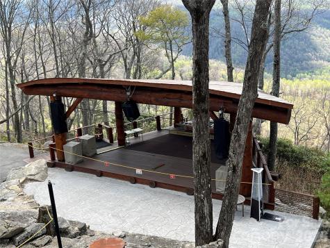 72 Golden Eagle Trail Banner Elk NC 28622