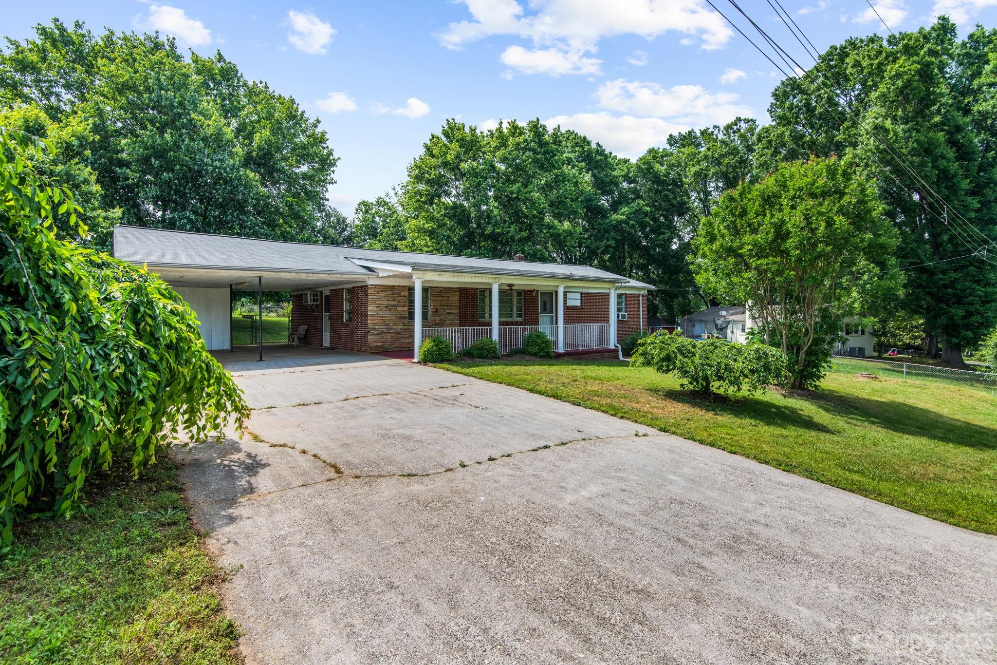 2636 West View Acres Street Hickory NC 28601